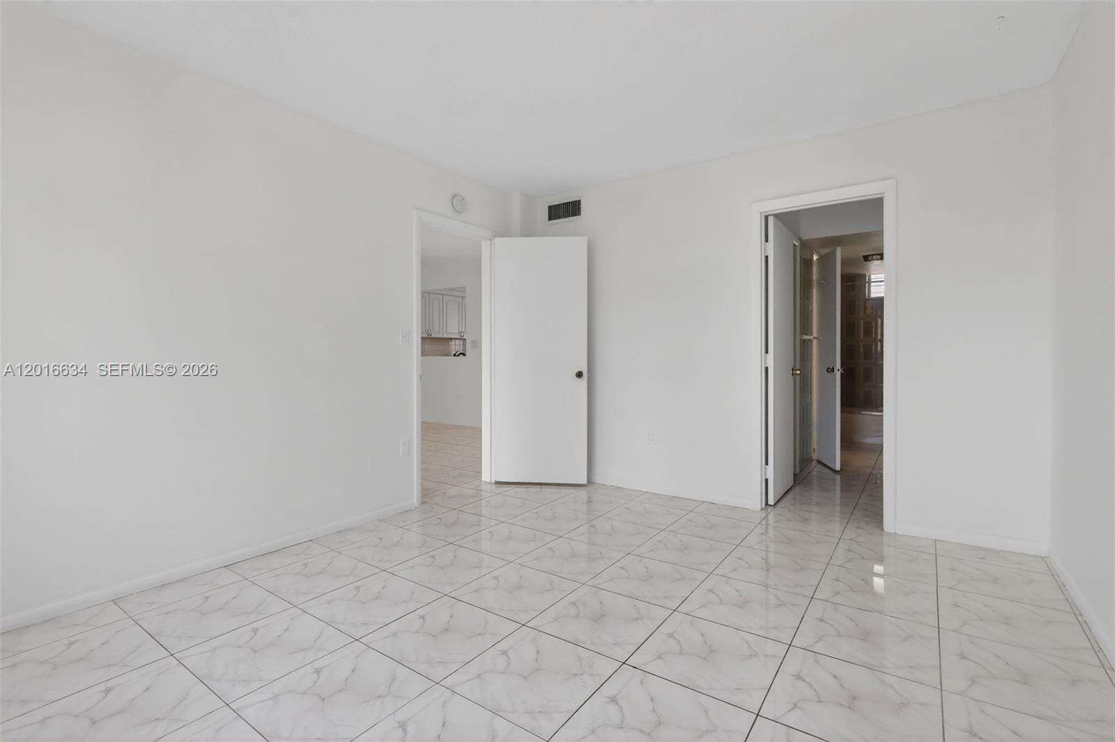 Point East Sec Iii Condominium | Unit #L311 Unit #L311 | Picture 8