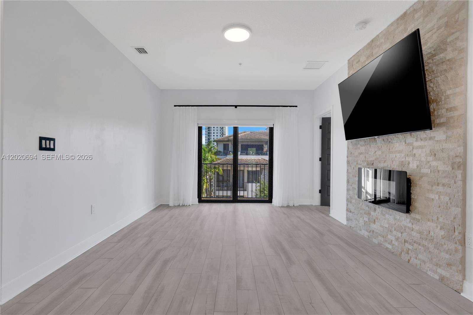 Urbana At The Residences Condo No1 | Unit #38 Unit #38 | Picture 12
