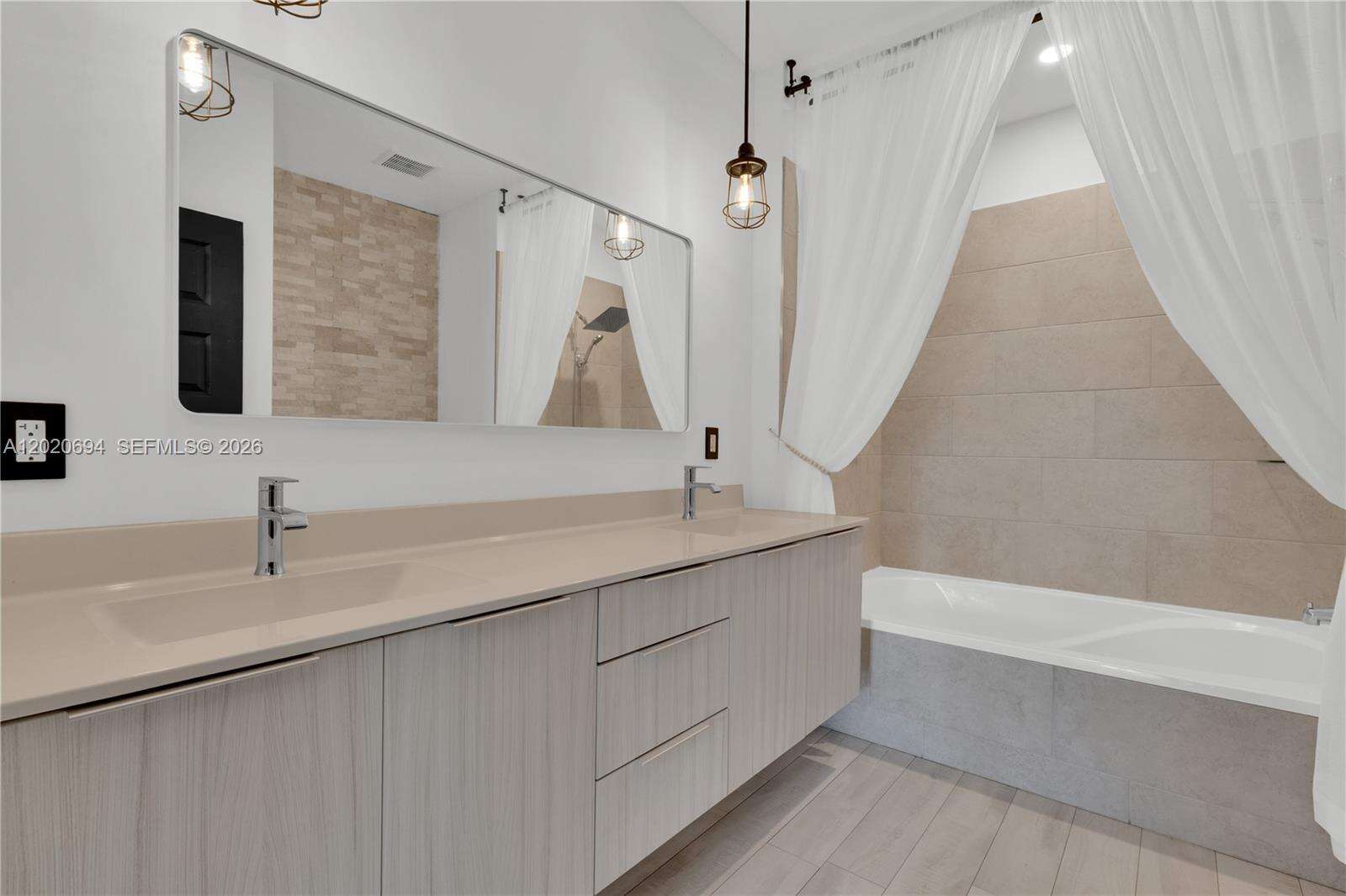 Urbana At The Residences Condo No1 | Unit #38 Unit #38 | Picture 22