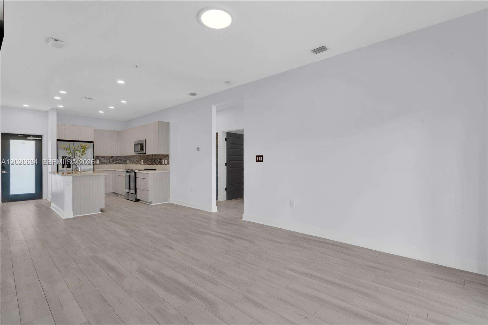Urbana At The Residences Condo No1 | Unit #38 Unit #38 | Picture 5
