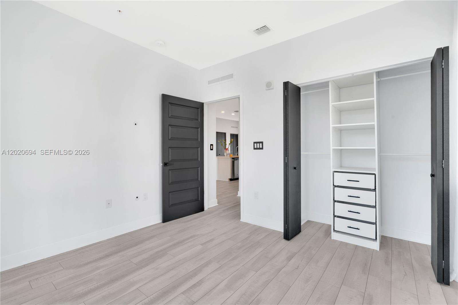 Urbana At The Residences Condo No1 | Unit #38 Unit #38 | Picture 8
