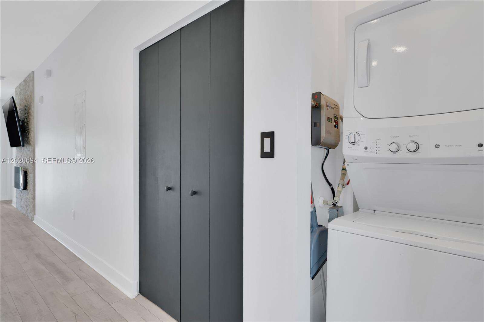 Urbana At The Residences Condo No1 | Unit #38 Unit #38 | Picture 9