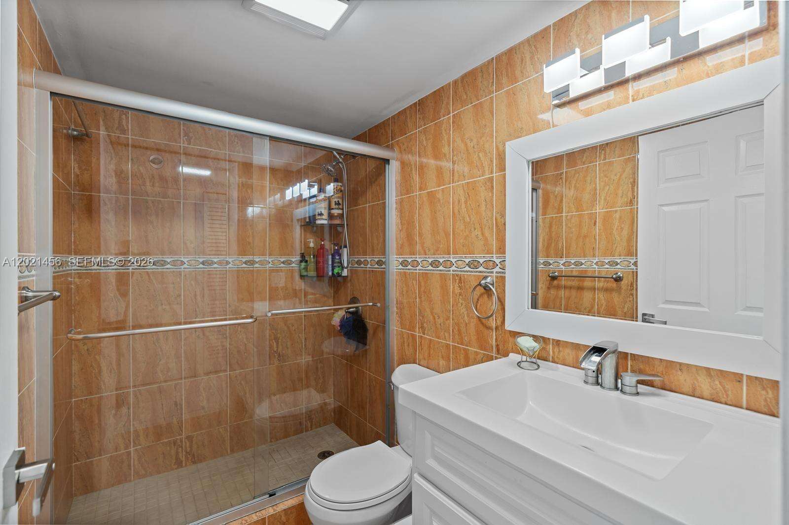 Les Chateaux At Intl Gdns | Unit #103 Unit #103 | Picture 13