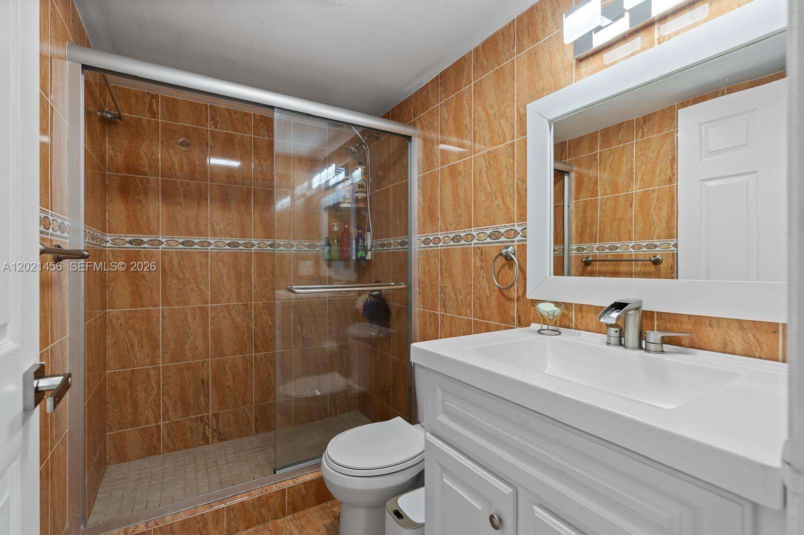 Les Chateaux At Intl Gdns | Unit #103 Unit #103 | Picture 20