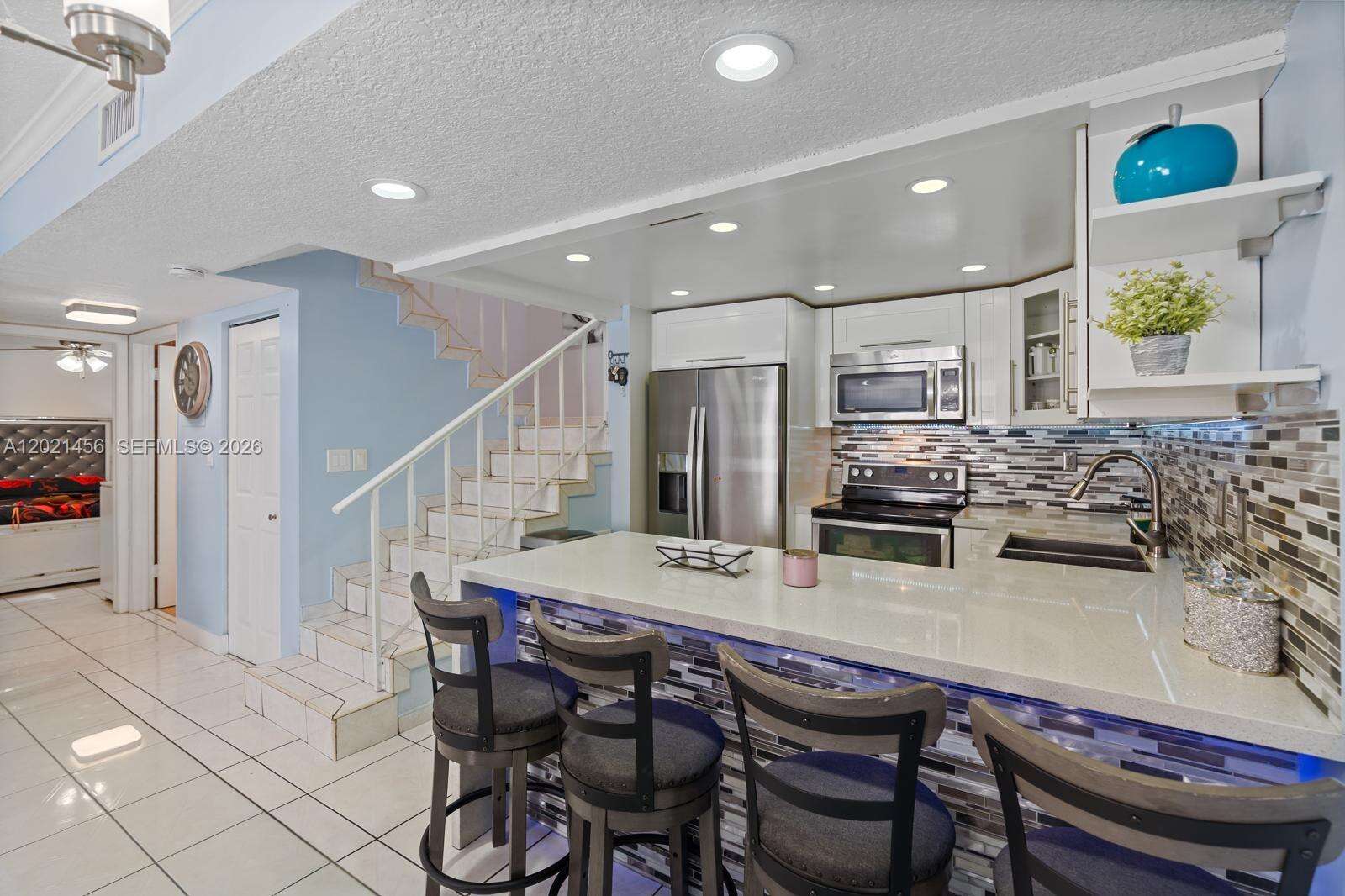 Les Chateaux At Intl Gdns | Unit #103 Unit #103 | Picture 31
