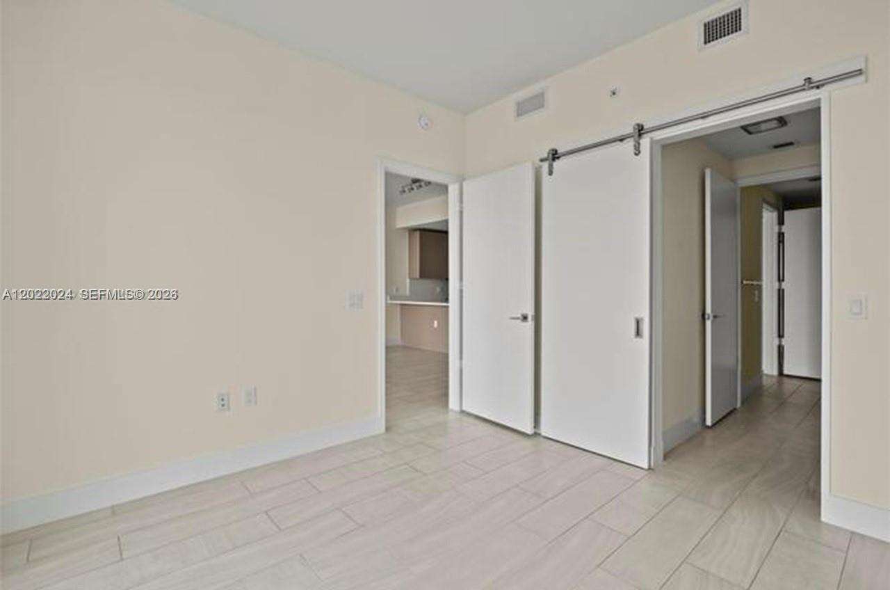 Metropica North Tower One | Unit #2202 Unit #2202 | Picture 17