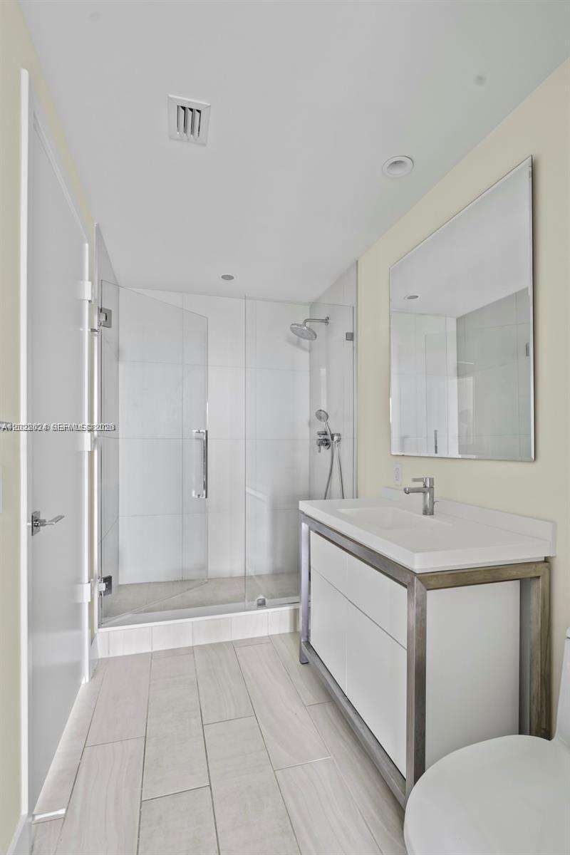 Metropica North Tower One | Unit #2202 Unit #2202 | Picture 18