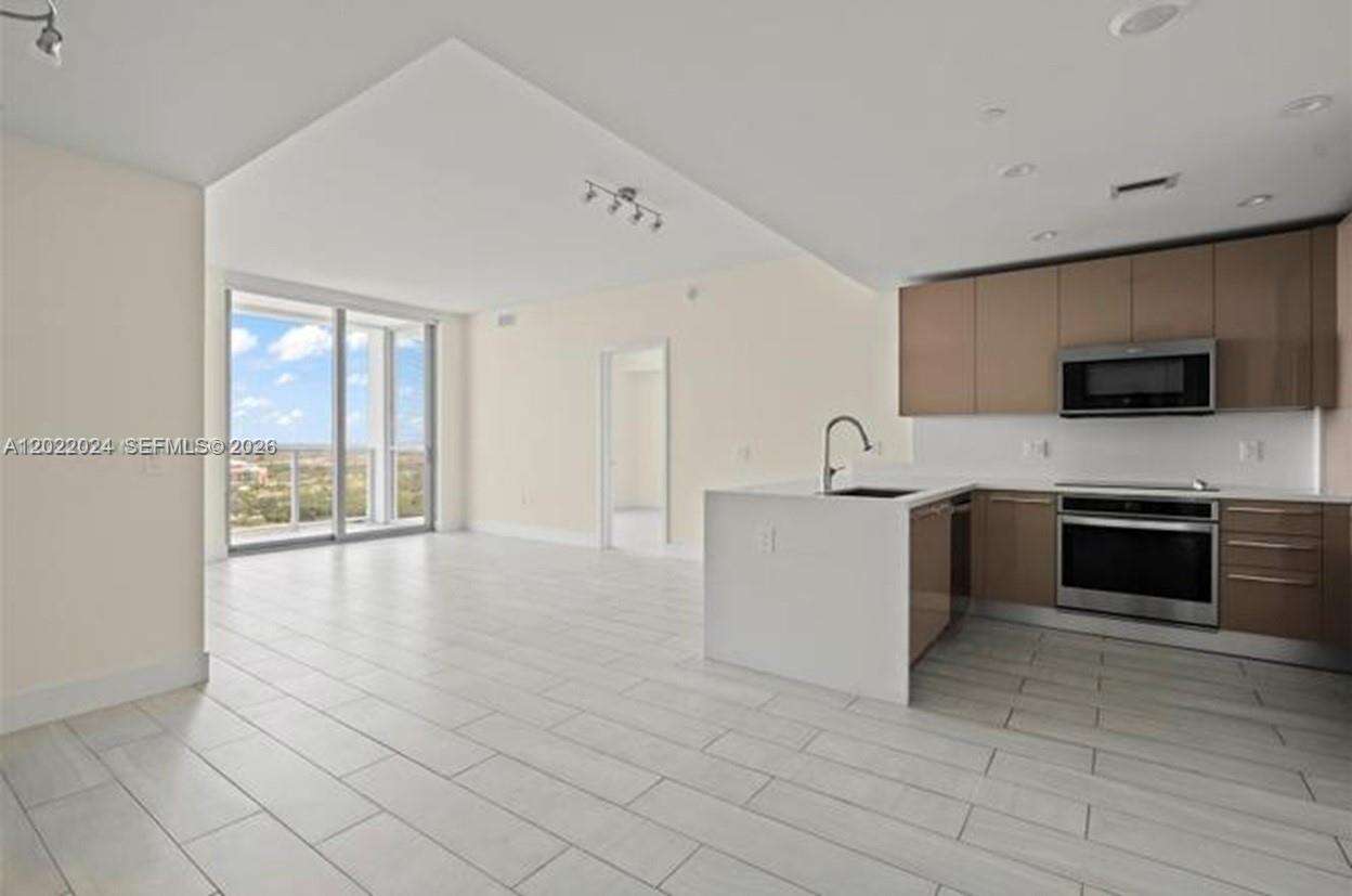 Metropica North Tower One | Unit #2202 Unit #2202 | Picture 6