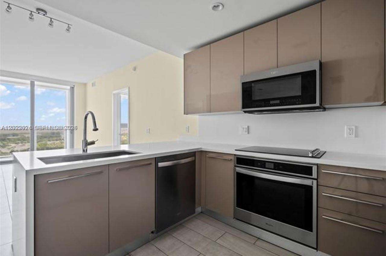 Metropica North Tower One | Unit #2202 Unit #2202 | Picture 8