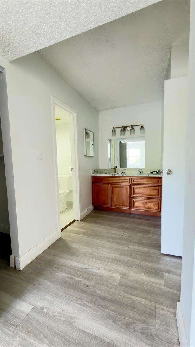 Heritage Circle | Unit #15-2a Unit #15-2a | Picture 10