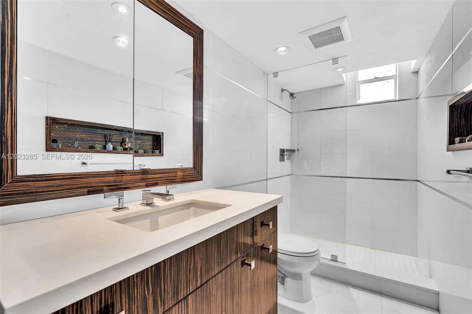 The Olympus Condo Phase C | Unit #1514 Unit #1514 | Picture 17
