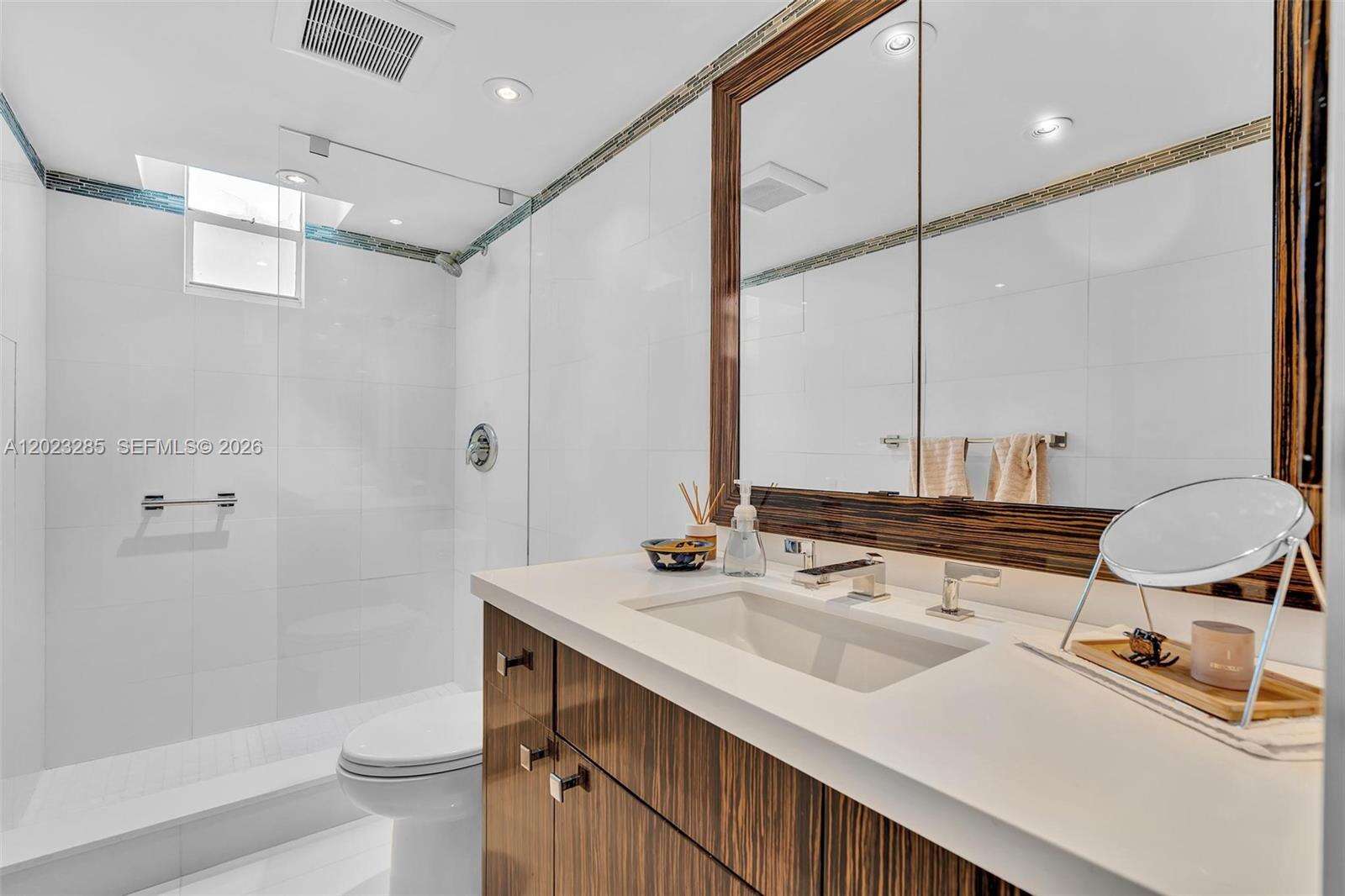 The Olympus Condo Phase C | Unit #1514 Unit #1514 | Picture 22