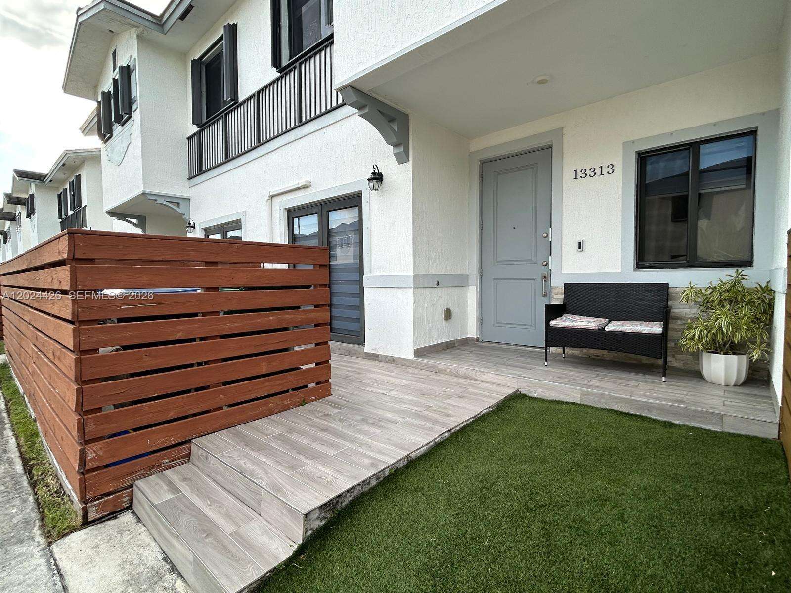 Tropical Breeze Townhouses | N/A N/A | Picture 2