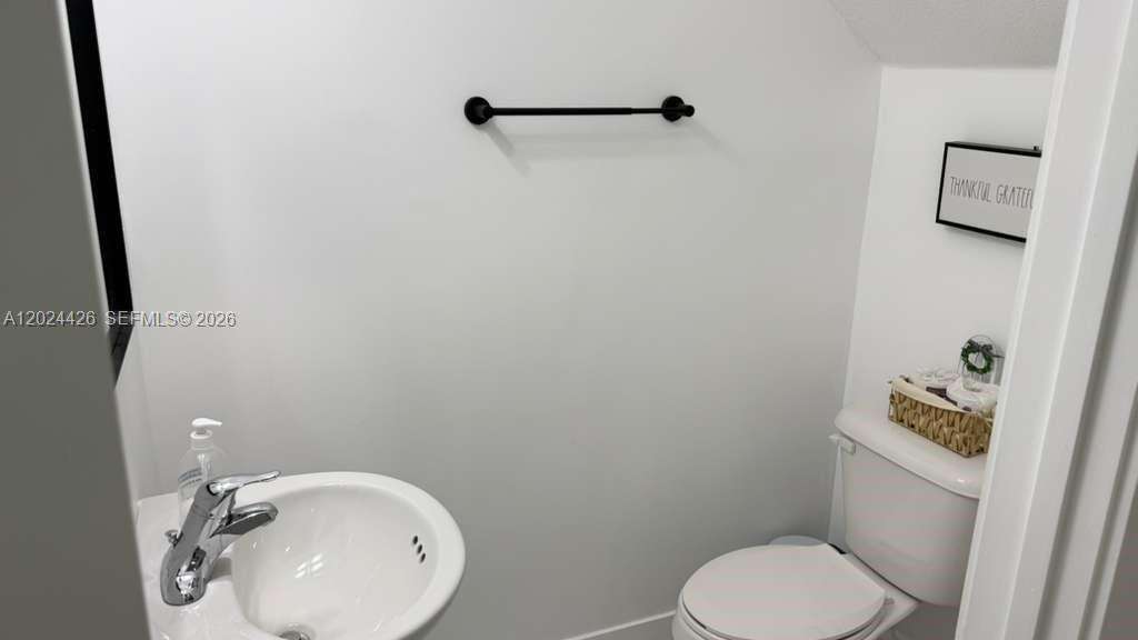 Tropical Breeze Townhouses | N/A N/A | Picture 12