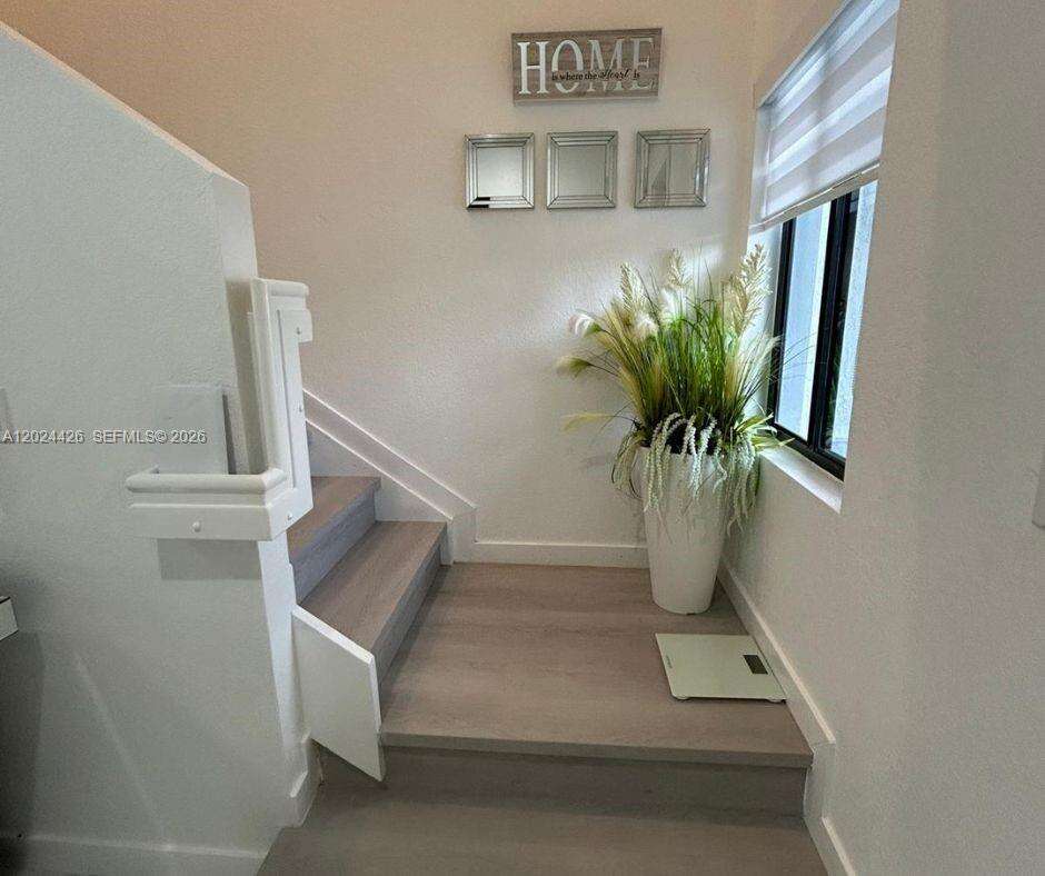 Tropical Breeze Townhouses | N/A N/A | Picture 14
