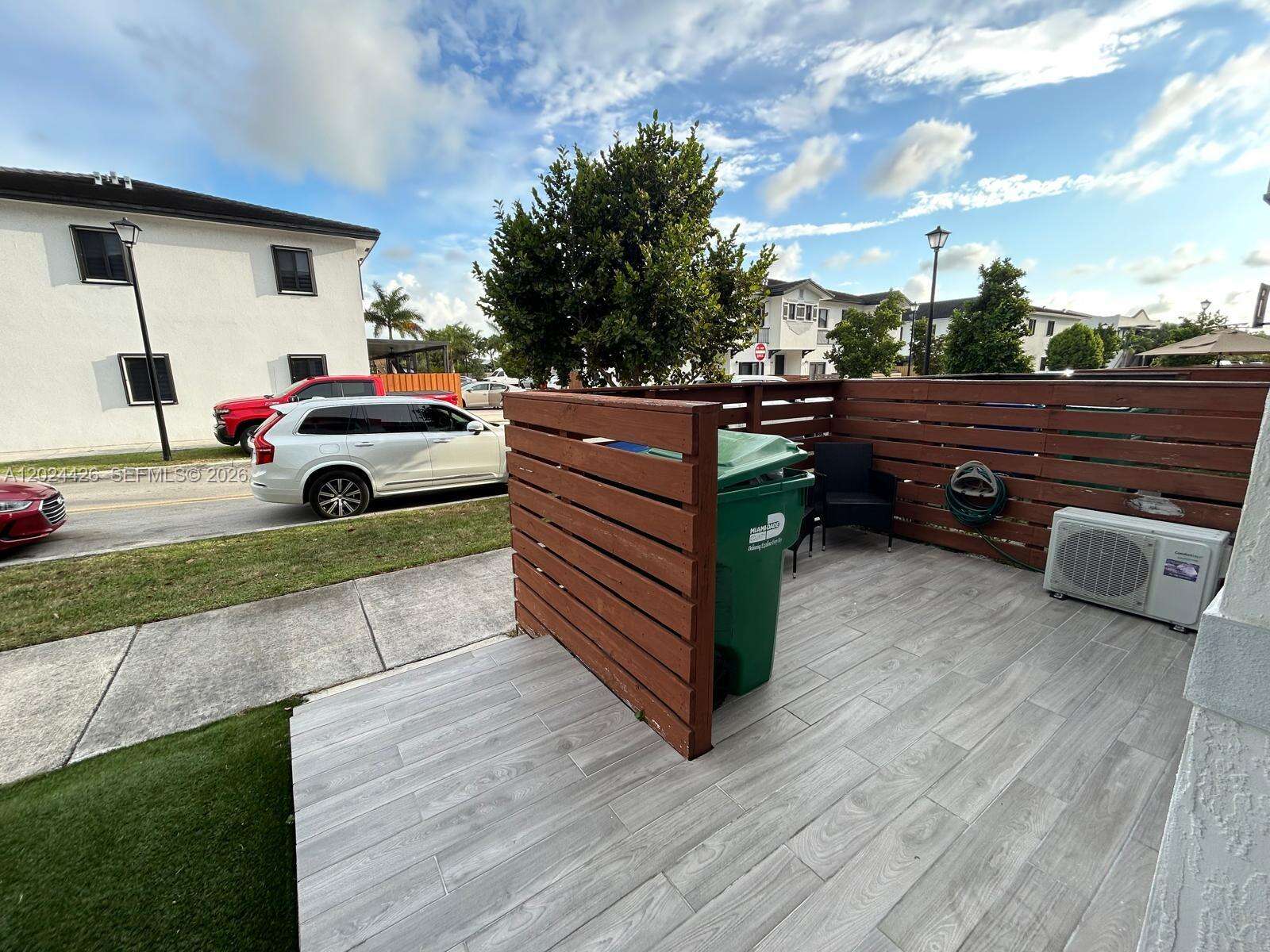 Tropical Breeze Townhouses | N/A N/A | Picture 3
