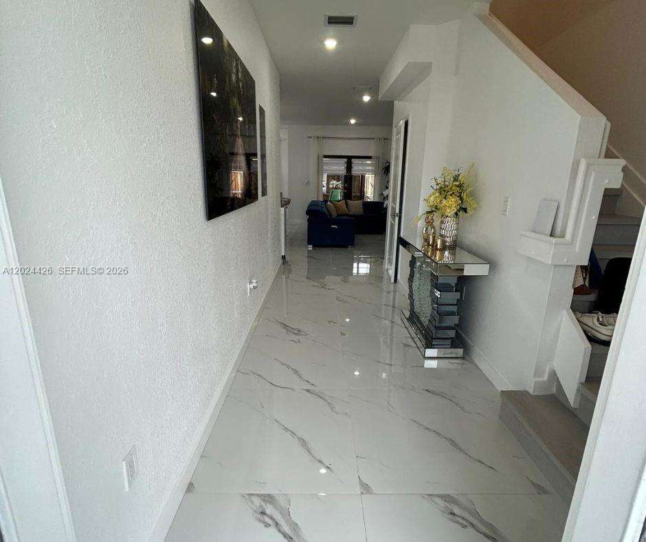 Tropical Breeze Townhouses | N/A N/A | Picture 4