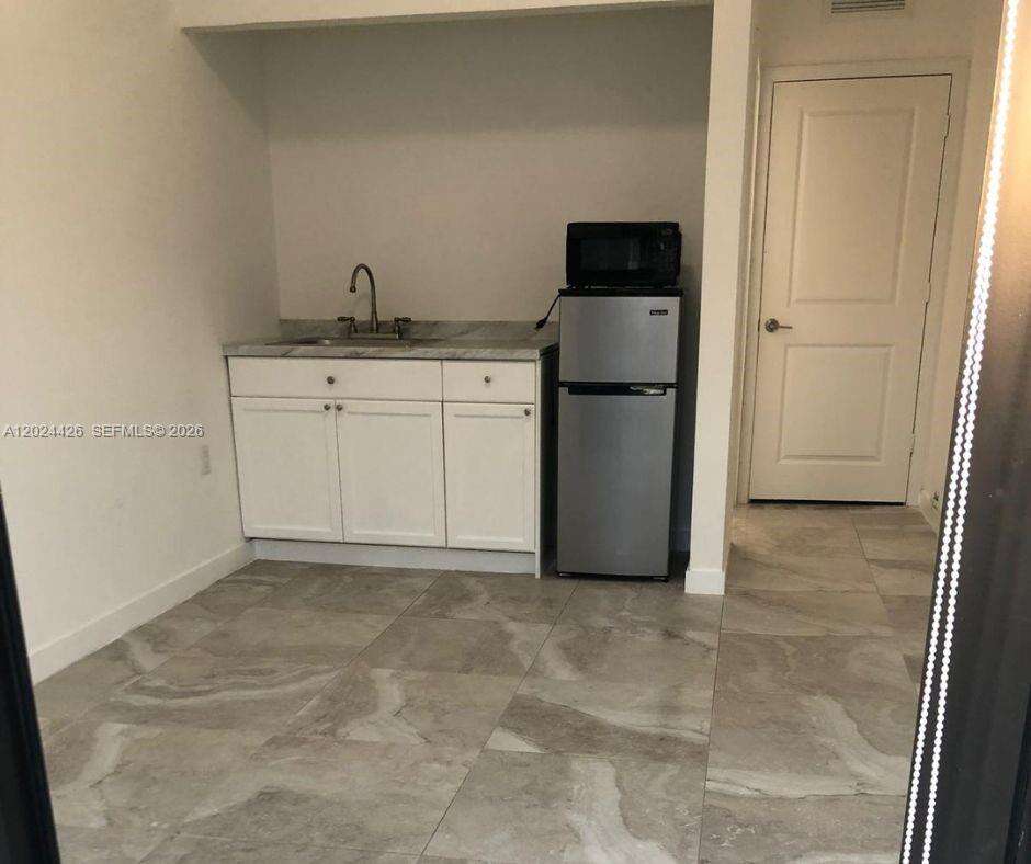 Tropical Breeze Townhouses | N/A N/A | Picture 35