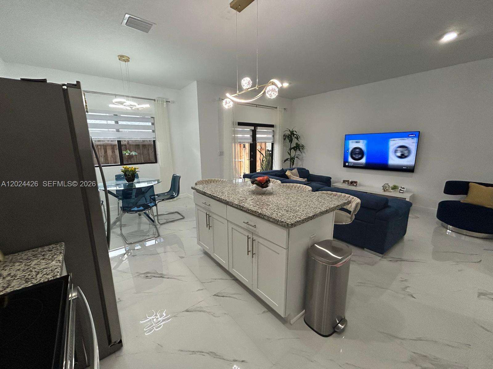 Tropical Breeze Townhouses | N/A N/A | Picture 8