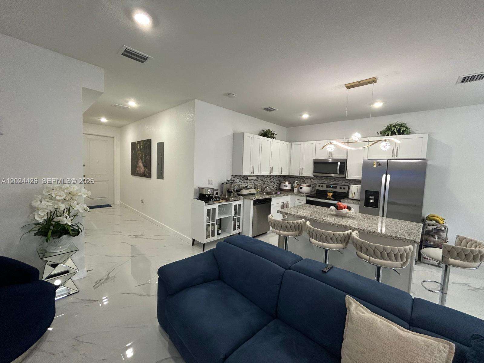 Tropical Breeze Townhouses | N/A N/A | Picture 9