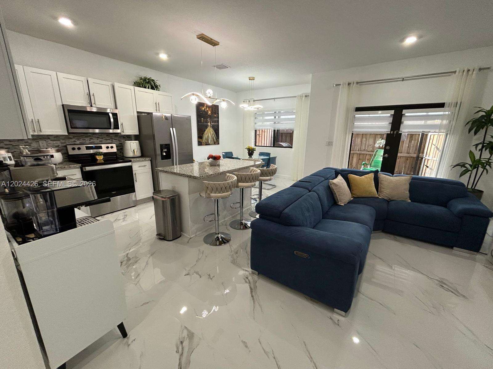 Tropical Breeze Townhouses | N/A N/A | Picture 10