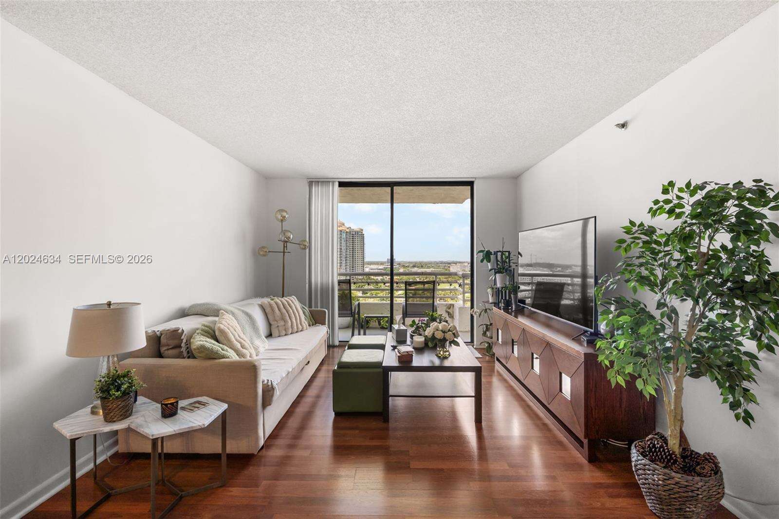 Parc Central Aventura East | Unit #1601 Unit #1601 | Picture 3
