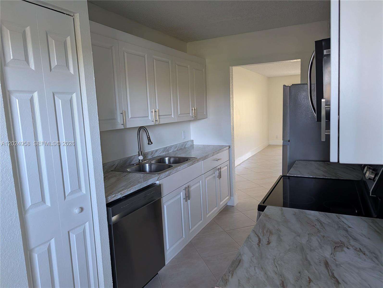 Cambridge At Century Village Condo Iii | Unit #109Q Unit #109Q | Picture 21