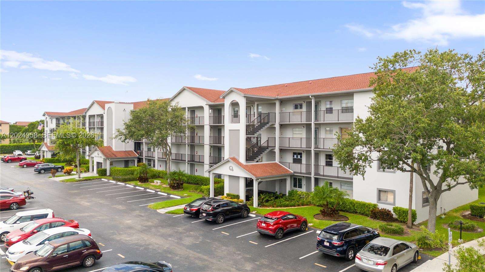 Cambridge At Century Village Condo Iii | Unit #109Q Unit #109Q | Picture 32