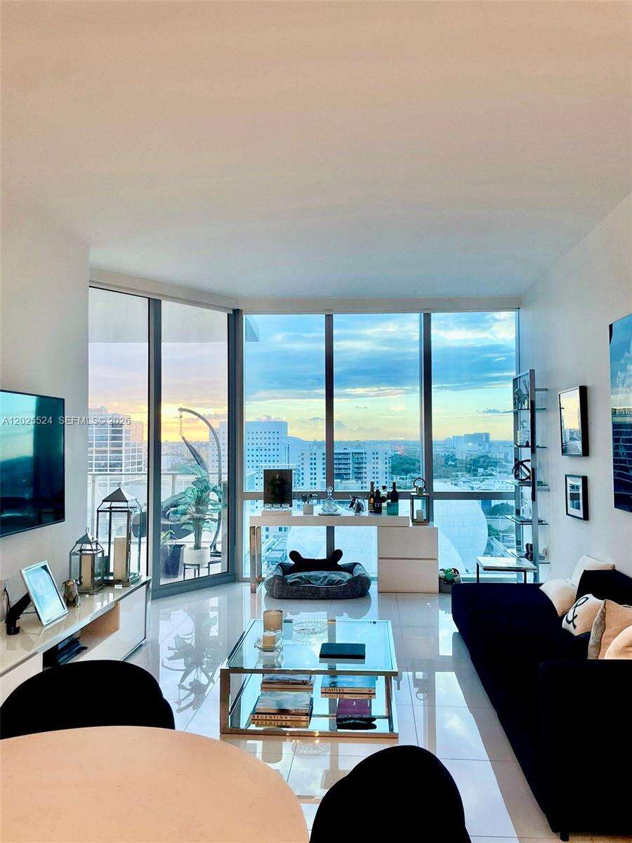 Paramount Miami Worldcenter | Unit #1808 Unit #1808 | Picture 5
