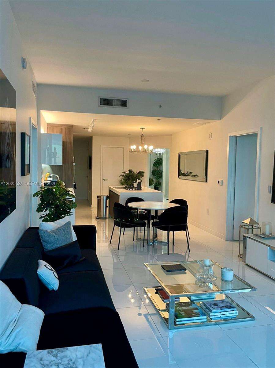 Paramount Miami Worldcenter | Unit #1808 Unit #1808 | Picture 6