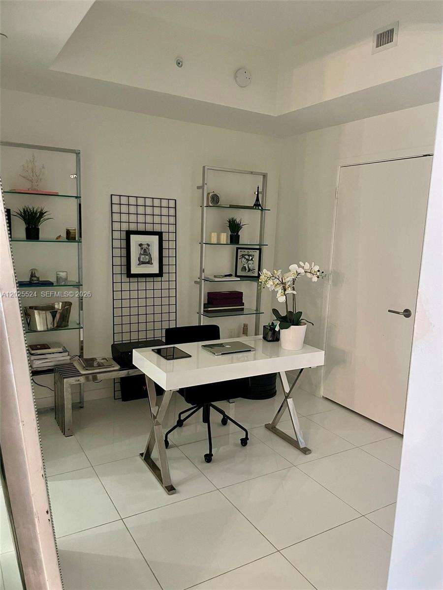 Paramount Miami Worldcenter | Unit #1808 Unit #1808 | Picture 10