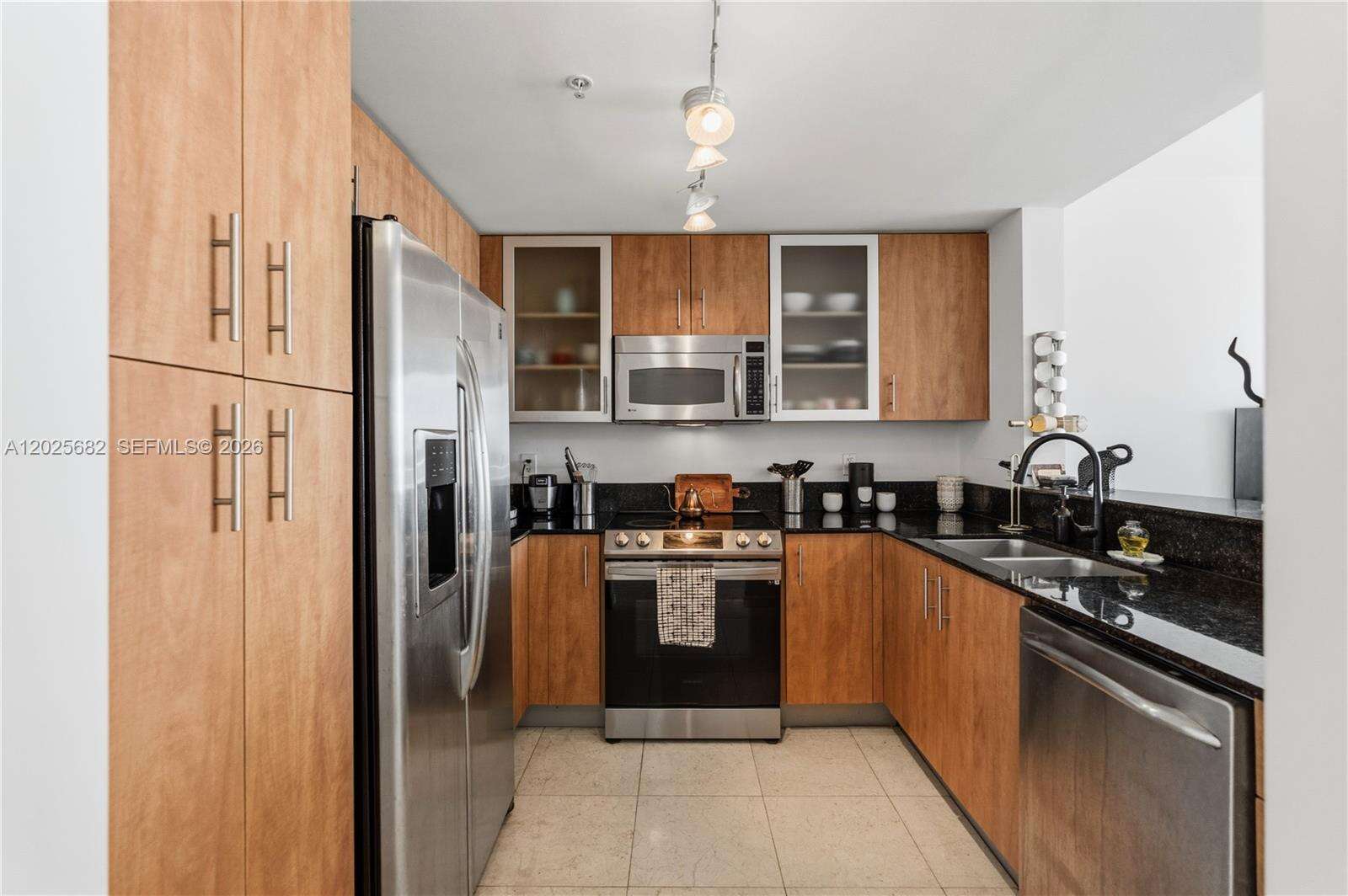 360 Condo B | Unit #704 Unit #704 | Picture 9
