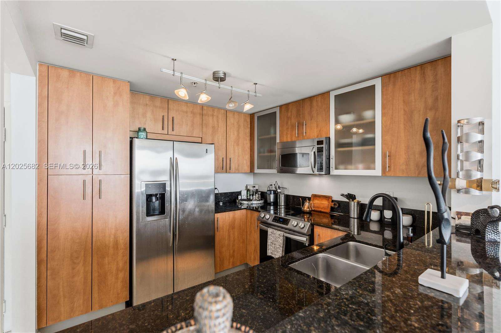 360 Condo B | Unit #704 Unit #704 | Picture 10