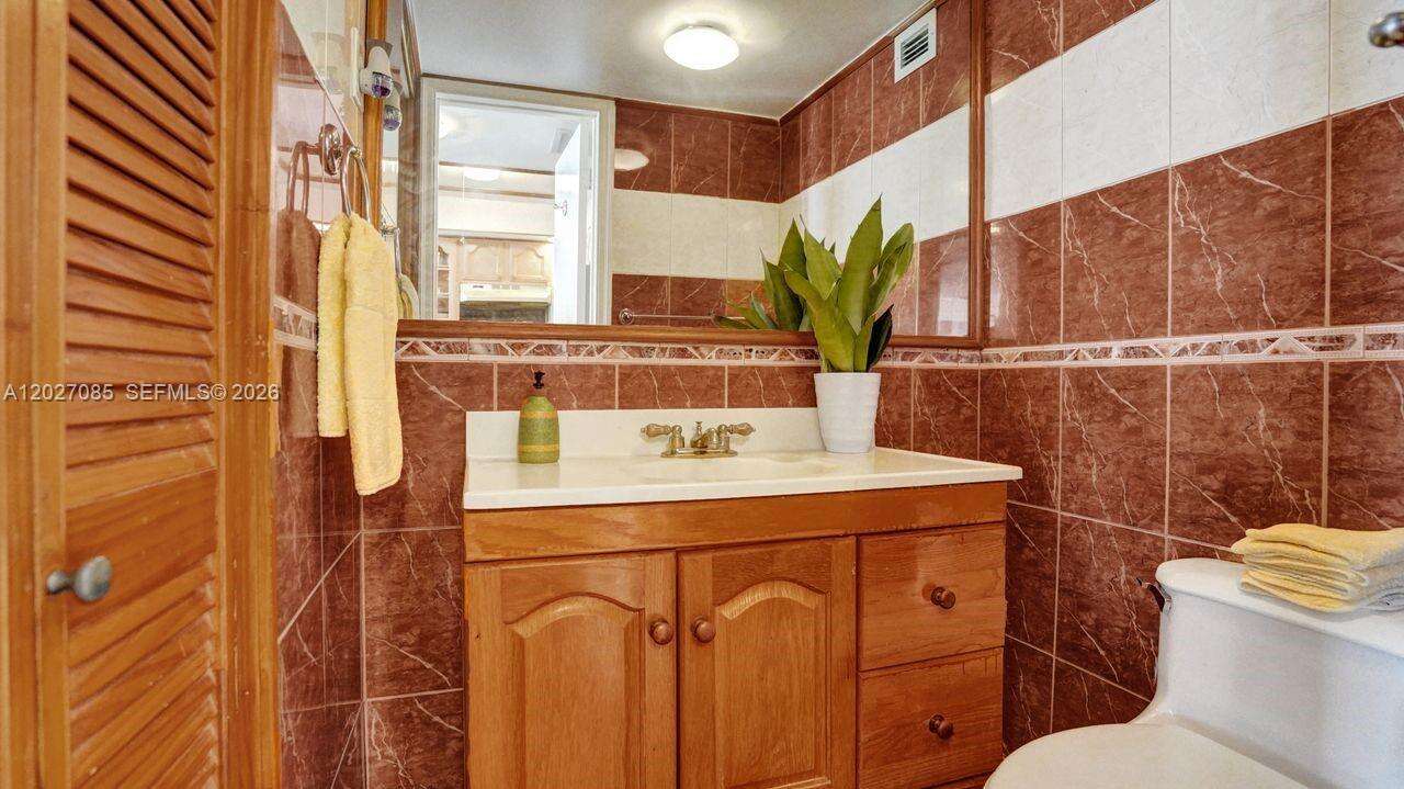 Bayview Terrace | Unit #1404 Unit #1404 | Picture 13