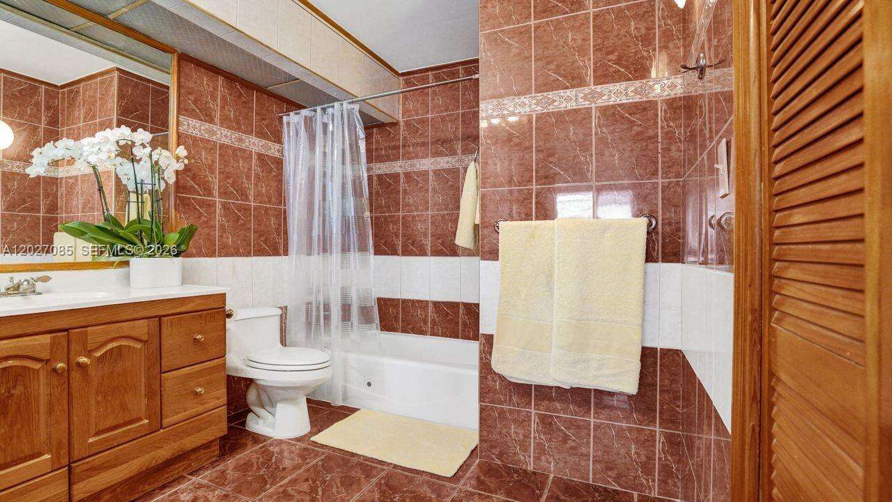 Bayview Terrace | Unit #1404 Unit #1404 | Picture 17