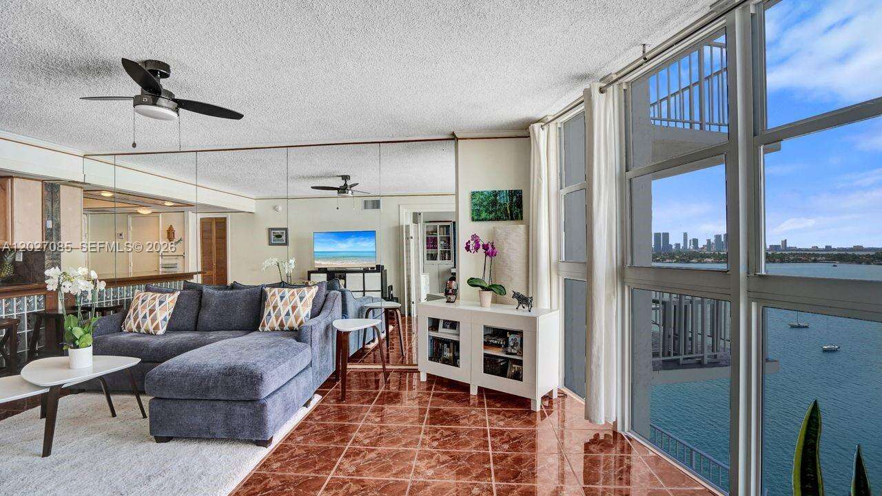 Bayview Terrace | Unit #1404 Unit #1404 | Picture 6