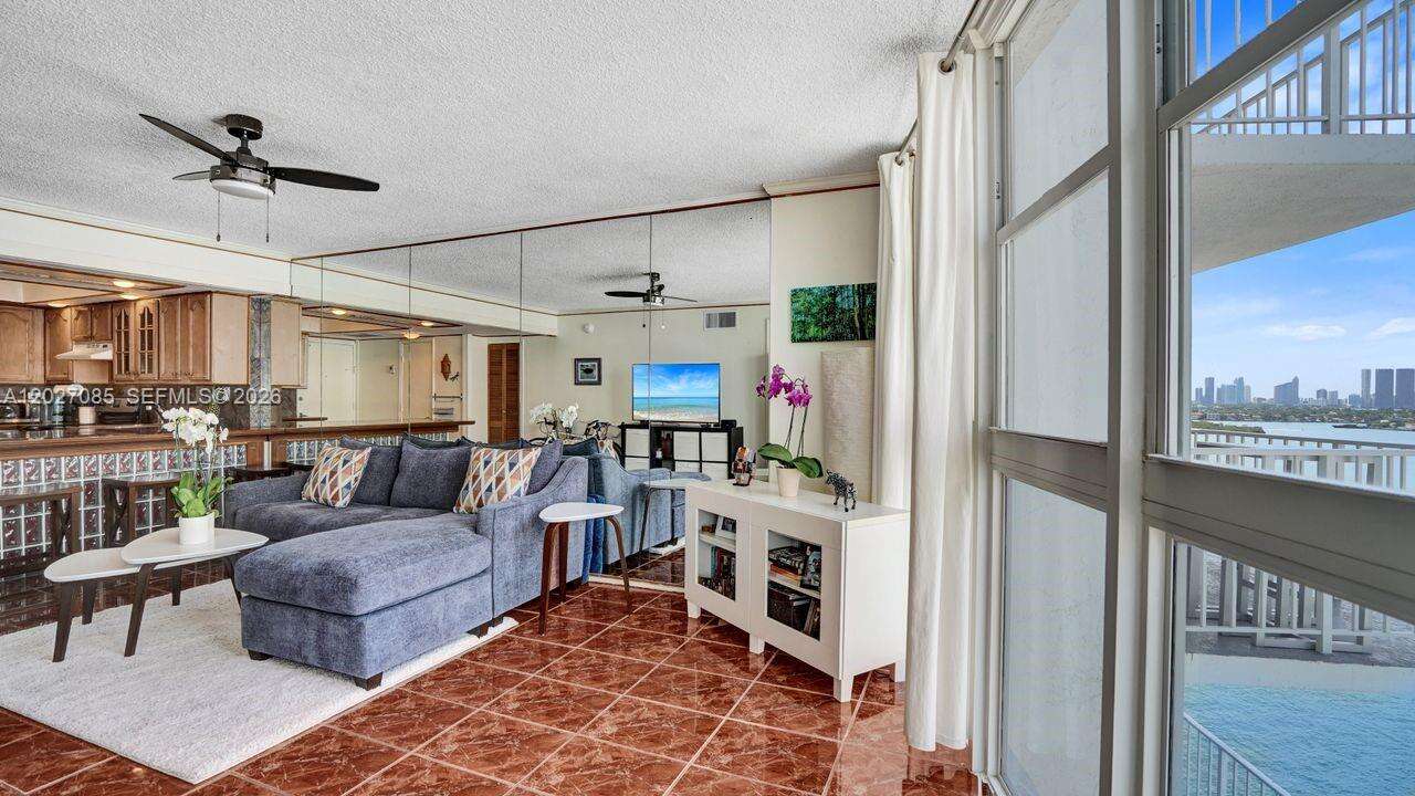 Bayview Terrace | Unit #1404 Unit #1404 | Picture 8
