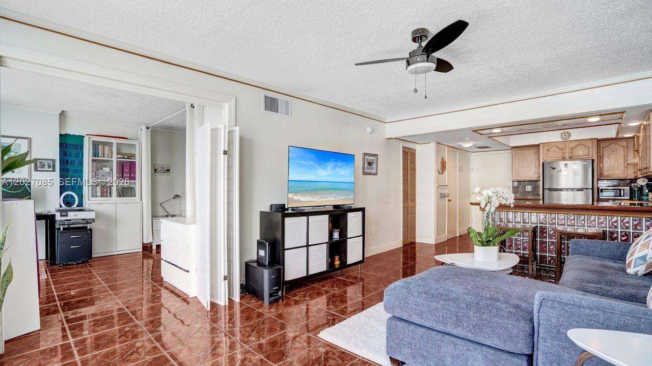 Bayview Terrace | Unit #1404 Unit #1404 | Picture 9