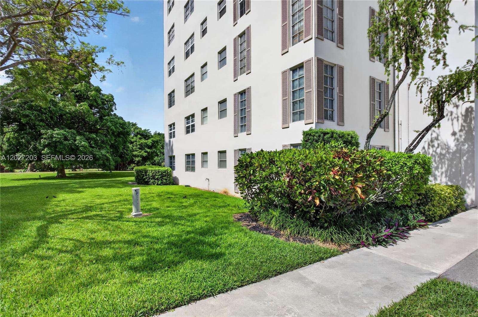 No 10 Palm Aire Country Club Apts | Unit #110 Unit #110 | Picture 37