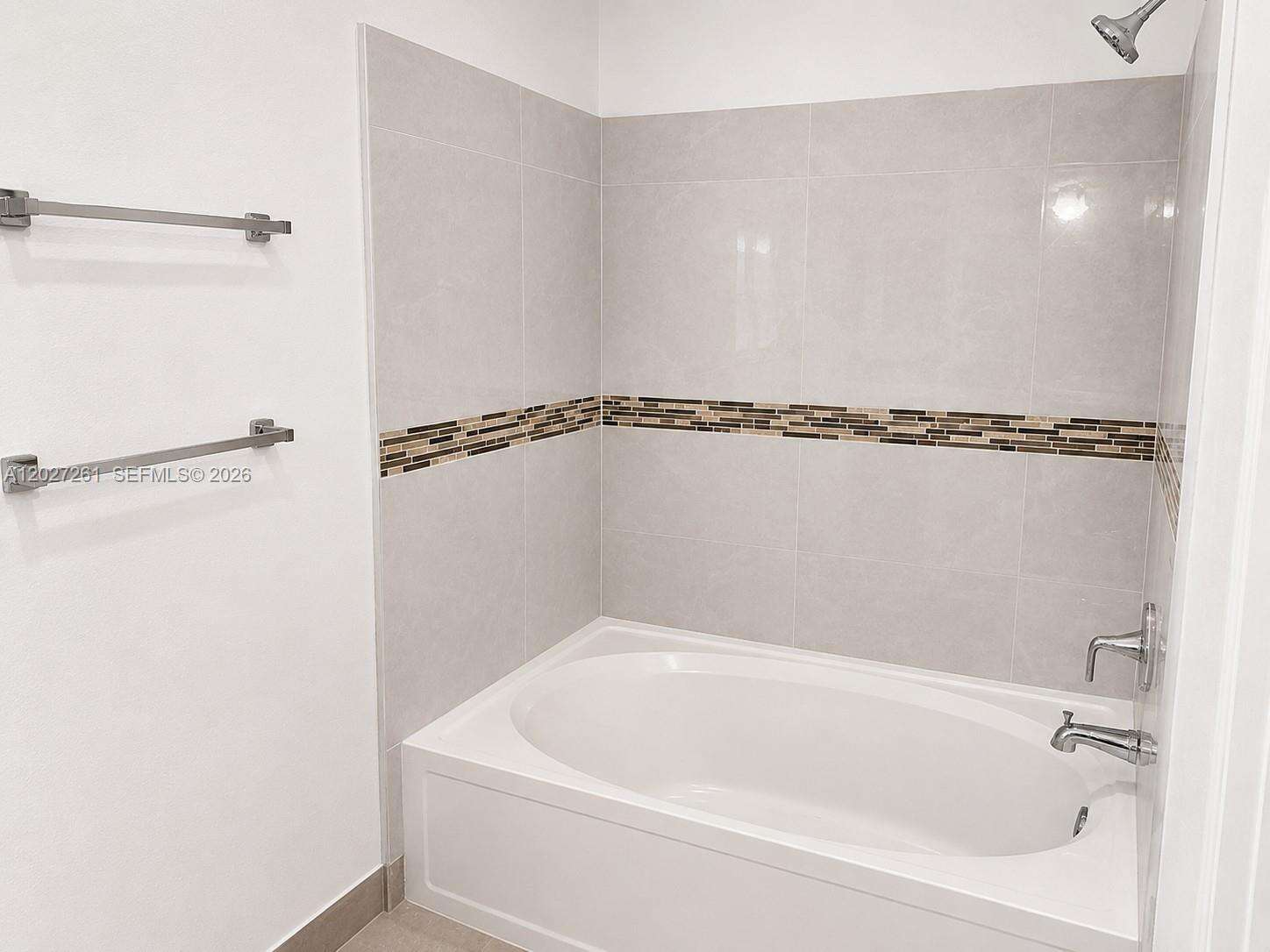 Bonaventure 82 43 B A | N/A N/A | Picture 14