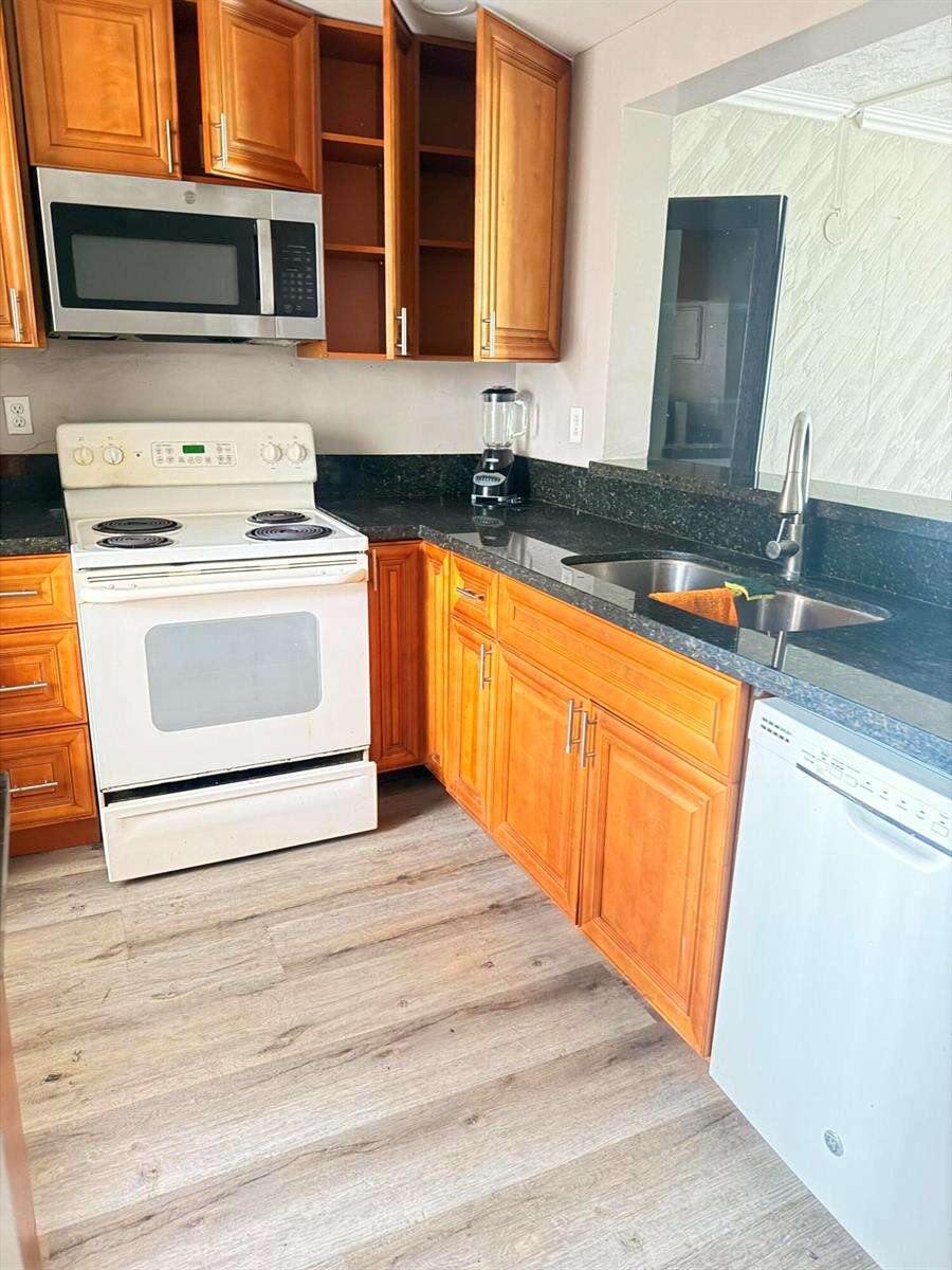Concord Village Condominium I | Unit #Apt-212 Unit #Apt-212 | Picture 3