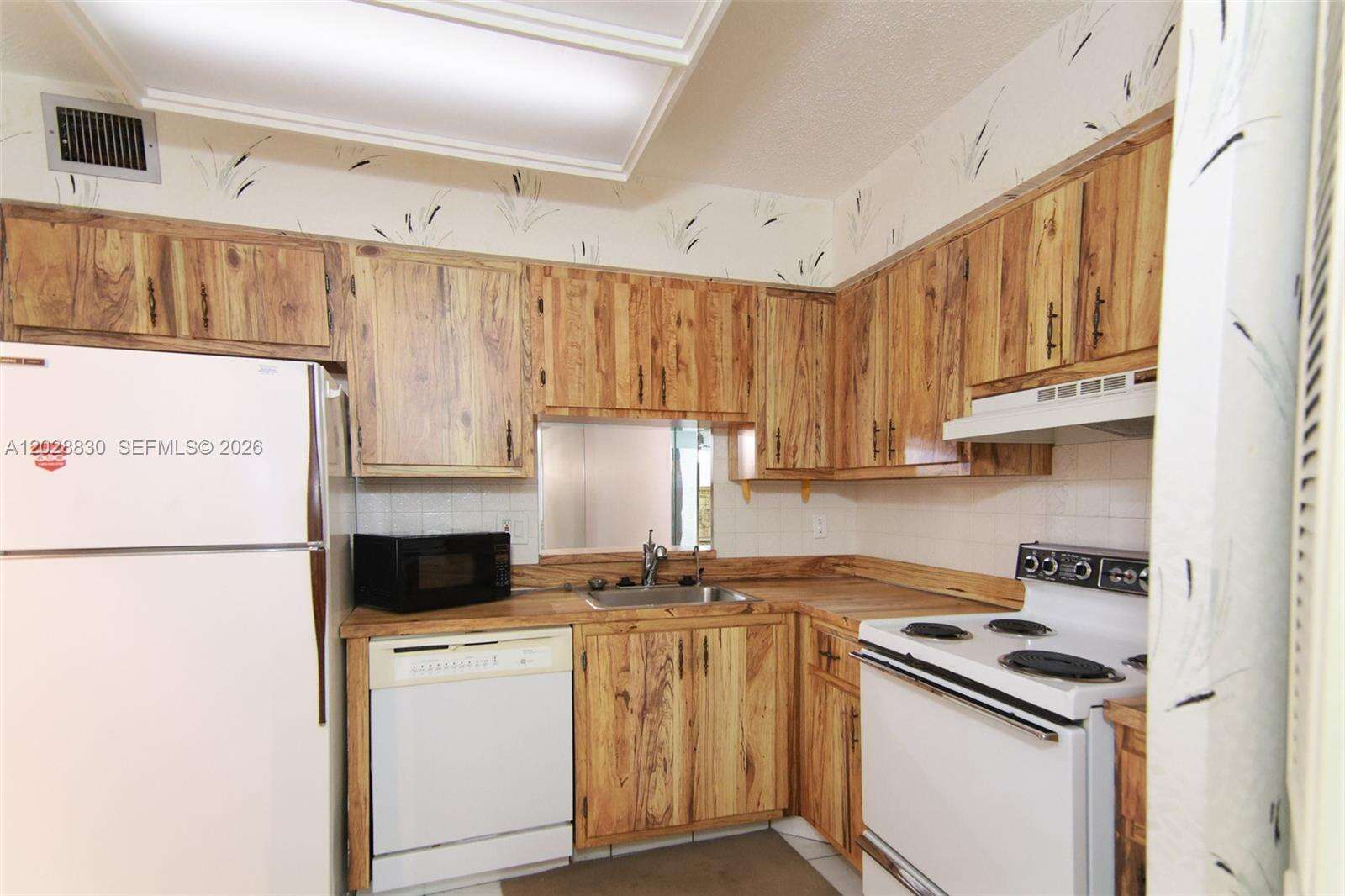 Palm Lakes | Unit #101 Unit #101 | Picture 11