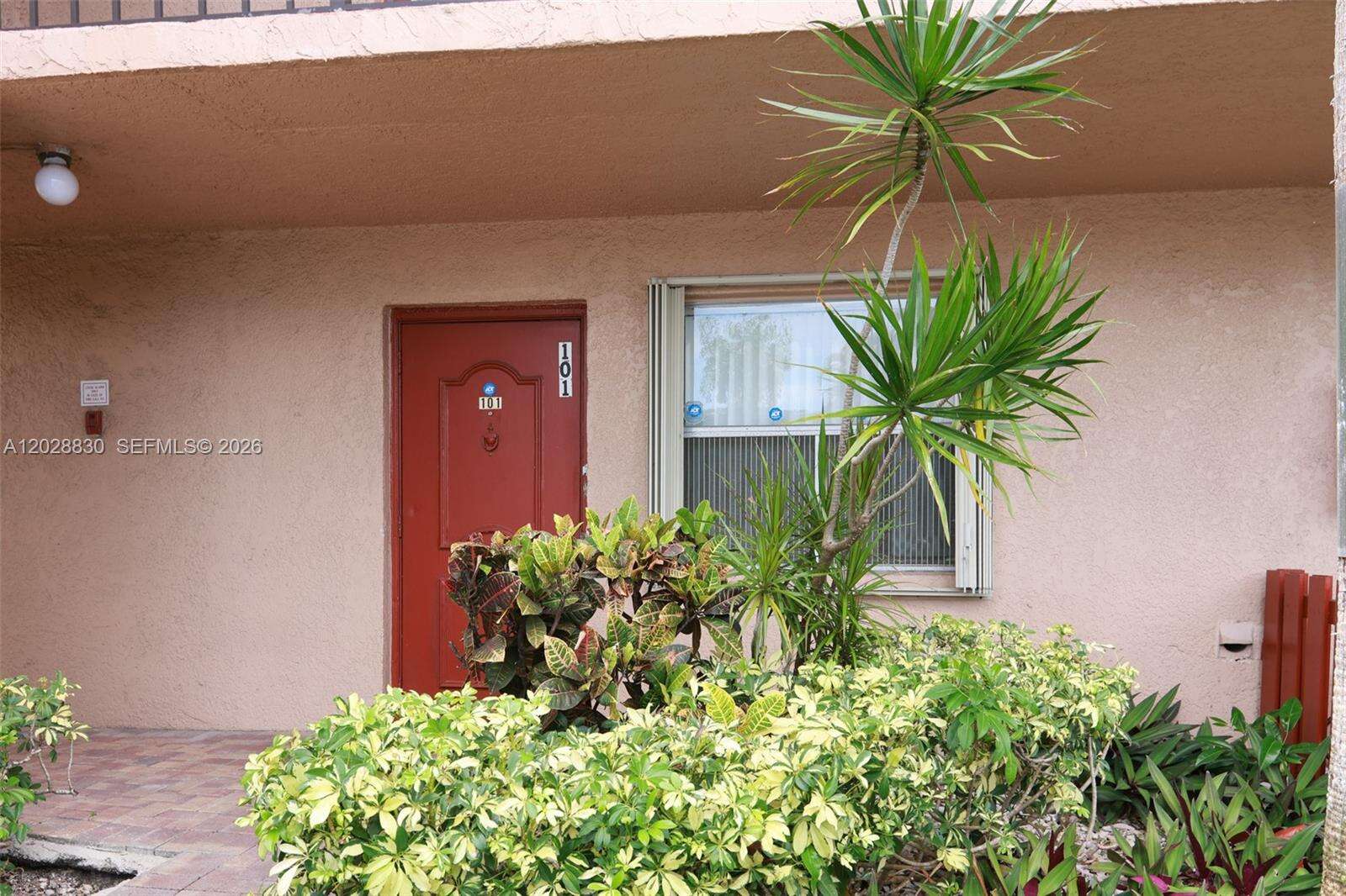 Palm Lakes | Unit #101 Unit #101 | Picture 3