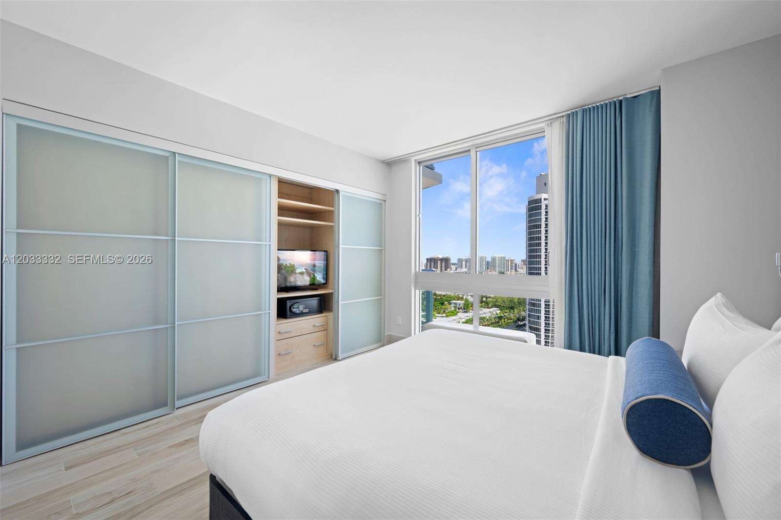 M Resort Residences | Unit #2503 Unit #2503 | Picture 10