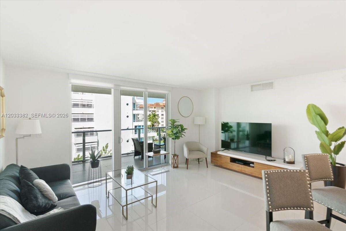 One Bay Harbor | Unit #502 Unit #502 | Picture 35