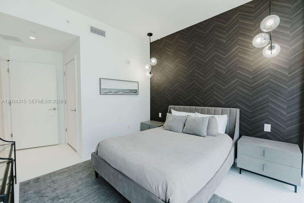 Paramount Miami Worldcenter | Unit #2403 Unit #2403 | Picture 13