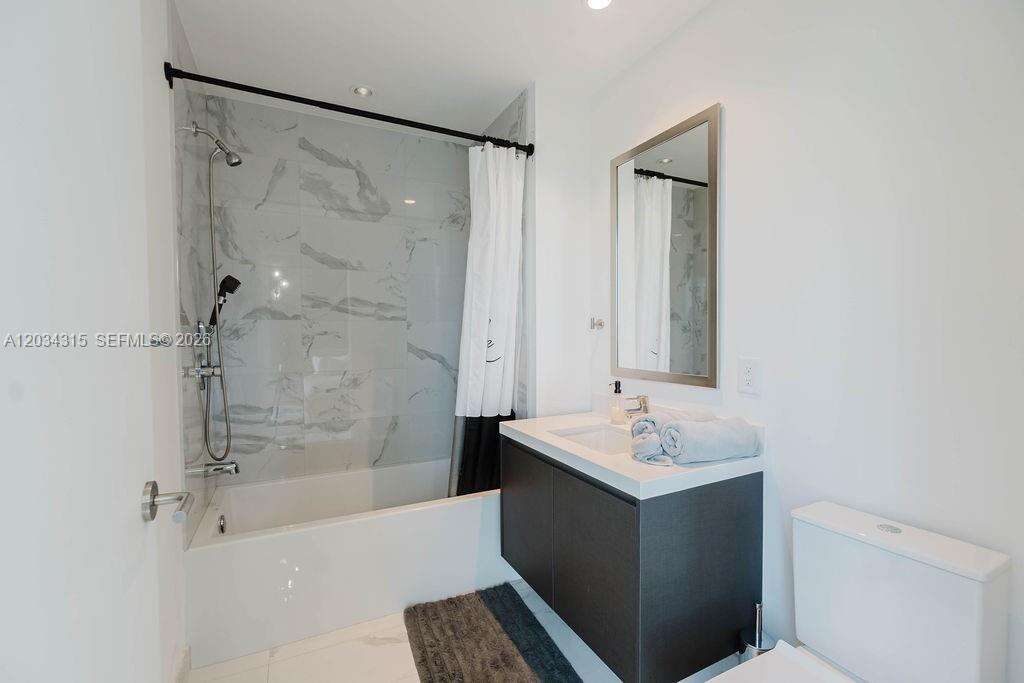 Paramount Miami Worldcenter | Unit #2403 Unit #2403 | Picture 14