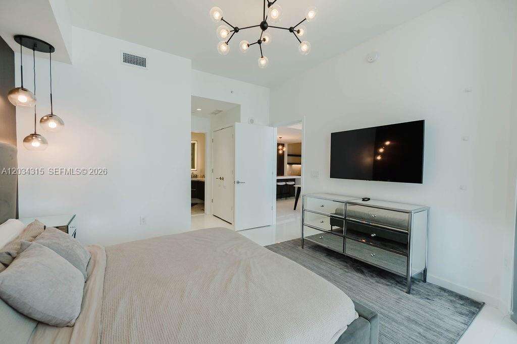 Paramount Miami Worldcenter | Unit #2403 Unit #2403 | Picture 21