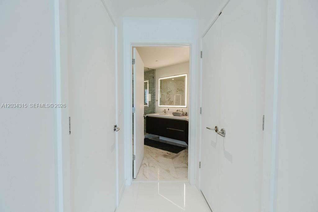 Paramount Miami Worldcenter | Unit #2403 Unit #2403 | Picture 22