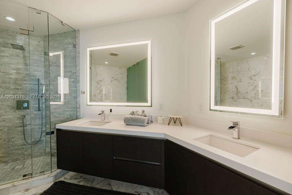 Paramount Miami Worldcenter | Unit #2403 Unit #2403 | Picture 23